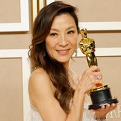 มิเชล โหย่ว (Michelle Yeoh) รับรางวัลออสการ์ 2023 (OSCARS 2023)