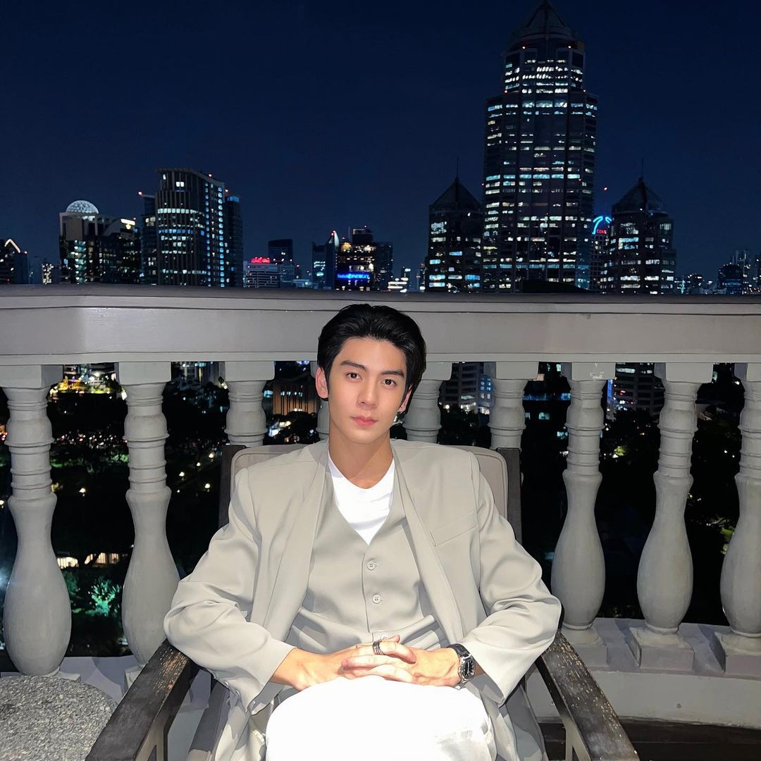 เมื่อตะวันลับฟ้าก็จะเป็นเวลาของดวงดาว ริว มิ้นท์