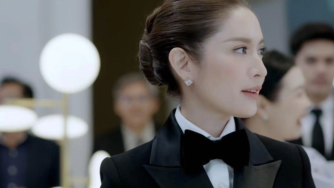 แอฟ ทักษอร สร้างตำนานด่าแรงกว่า เพ้อเจ้อ