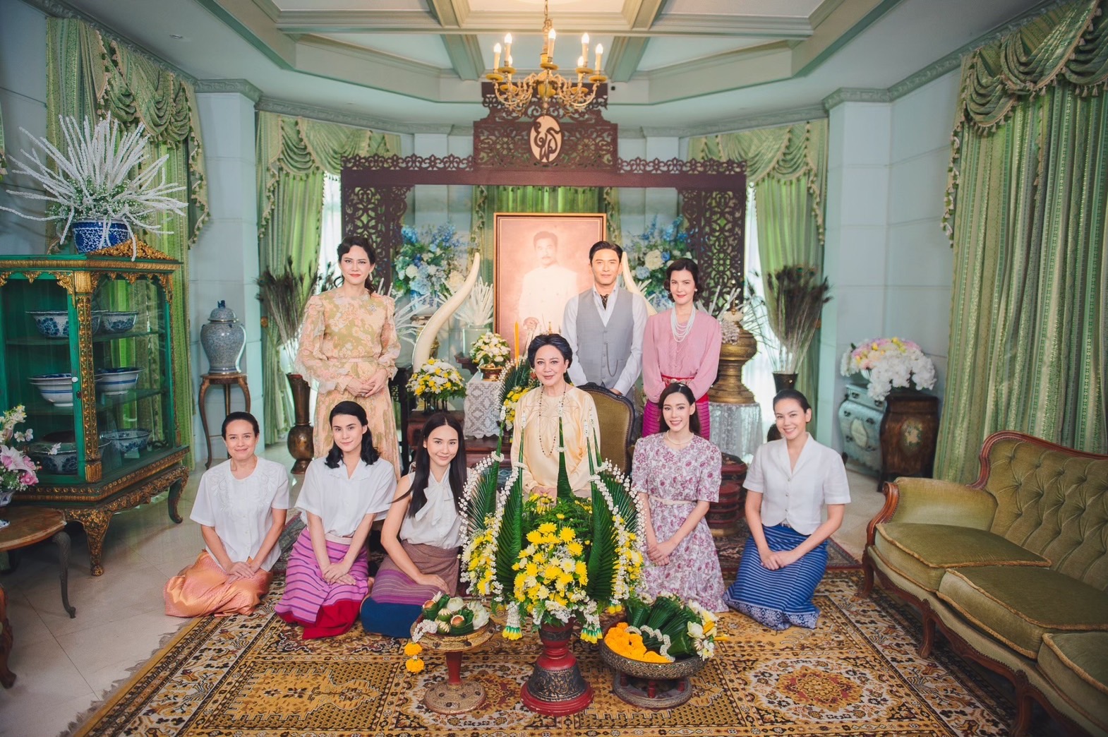 กรงดอกสร้อย