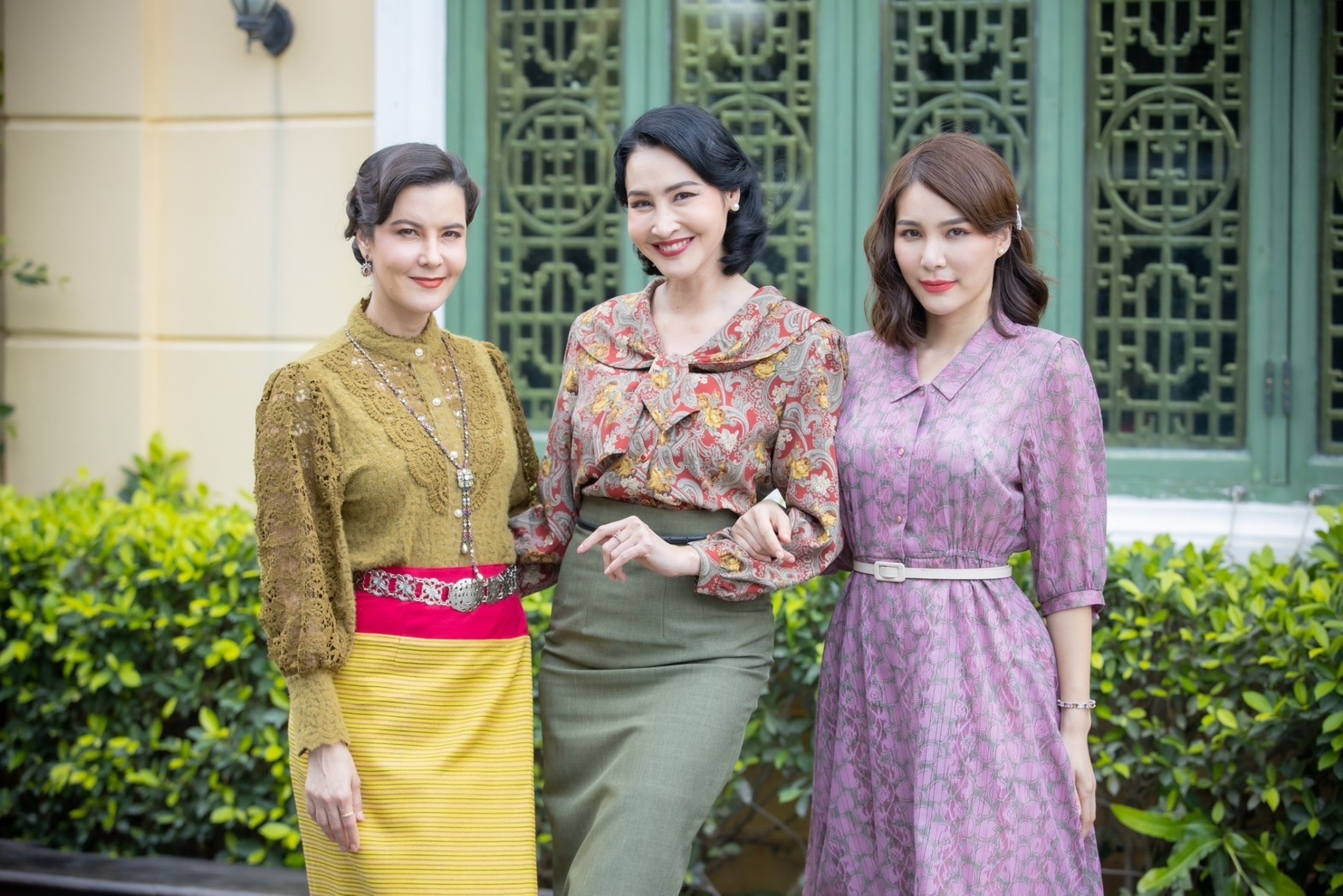 กรงดอกสร้อย