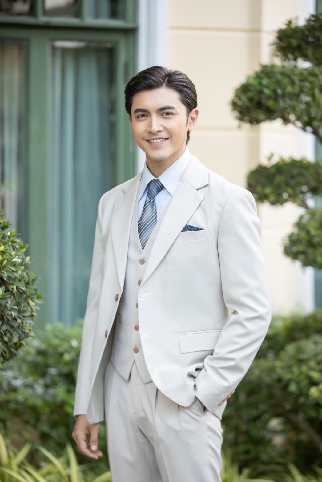 กรงดอกสร้อย