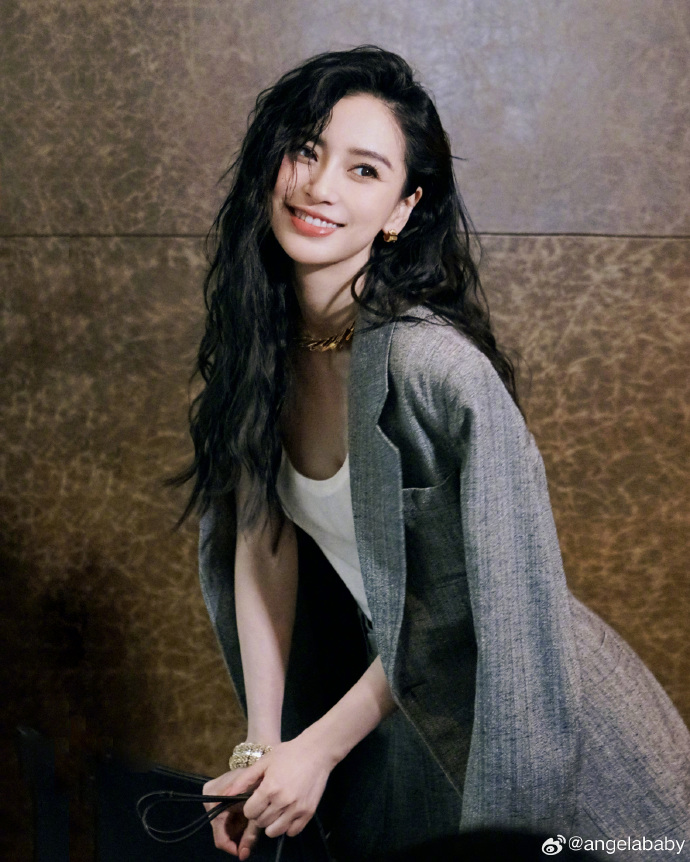 แองเจล่าเบบี้ (Angelababy)