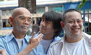 ซิ่งมาแล้ว เมล์นรก หมวยยกล้อ หนังฮา รับสงกรานต์