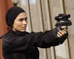 หม่ำทำอินเตอร์ ควงสาวลูกครึ่งเซ็กซี่ สุดฮา
เย้ยสาวสายลับอังกฤษเจมส์บอนด์