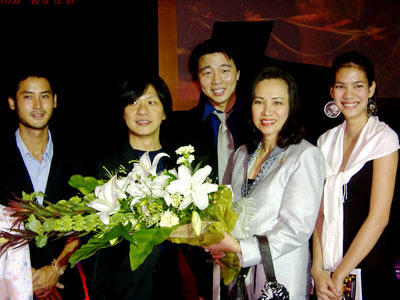 ไฟว์สตาร์ ยินดีกับ วิศิษฏ์  ศาสนเที่ยง เจ้าของรางวัลศิลปาธร  สาขาภาพยนตร์ ประจำปี 2549