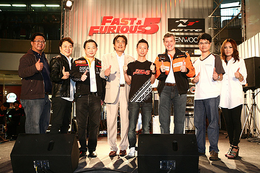 Fast 5 ระดมพลรถแต่งกว่า 300 คัน ชิงเงินสามแสน