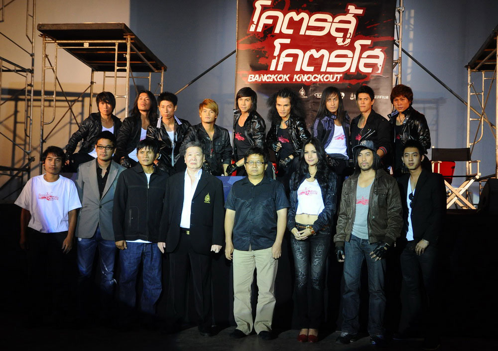 9 แอ๊คชั่นฮีโร่ Fighting Club โชว์ลีลาเสี่ยงตายเปิดตัวหนัง