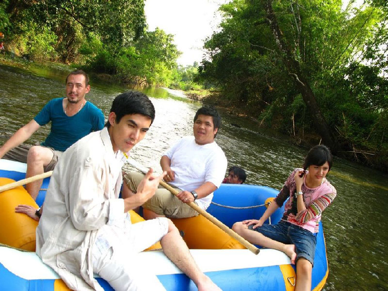 แพท นำทีมสายลับฯ บุกพลับพลึงธาร จ.ระนอง