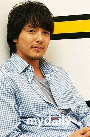 นักแสดงหนุ่ม พัค ยงฮา (Park Yong Ha) จบชีวิตตัวเองด้วยวัย 32 ปี