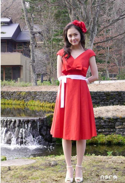 จางนารา (Jang Nara) เผยอัลบั้มภาพชุดแต่งงานในมาดสาวผมสั้น