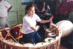 ลูกตลกตกไม่ไกลต้น: สาระที่มาโดยไม่ได้คาดหมาย