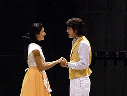  เจาะเบื้องหลังละครเวทชายกลาง