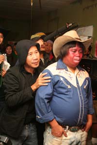 โกยเถอะเกย์ จับเหล่าเสนาคืนจอแต่งแต๋วคาวบอย จีบปากจิกตา