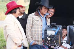 เปิ้ลหอย ควง ดาจิม ร้องแร๊พโย่สู้หนาวายมิวสิคกลางกองถ่ายโกยเถอเกย์