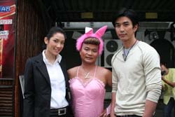 หม่ำ  รับบทเป็นนางเอกเรื่องแรกในชีวิต ในภาพยนตร์เรื่อง "คู่แรด"