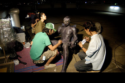 บอมเบย์ออกตัว ใส่ชุดมนุษย์เหล็กไหลแล้วมีพลังเพิ่มขึ้น