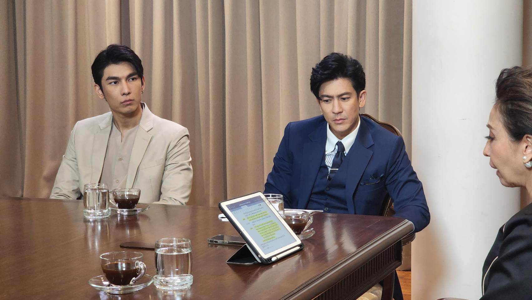 ลมพัดผ่านดาว