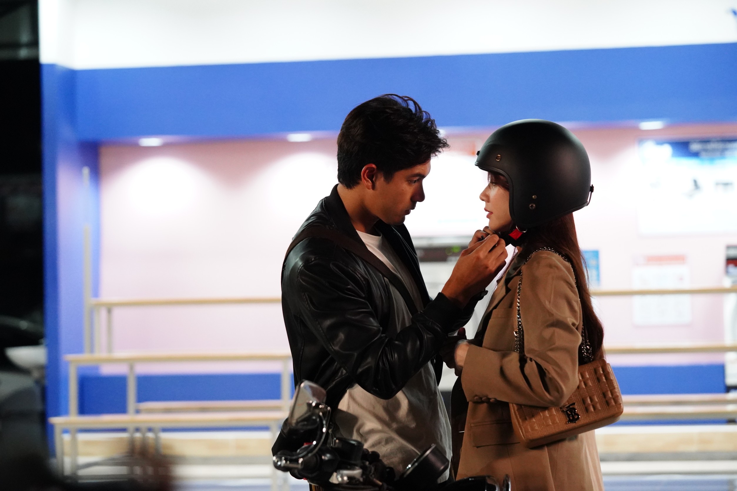 ลมพัดผ่านดาว