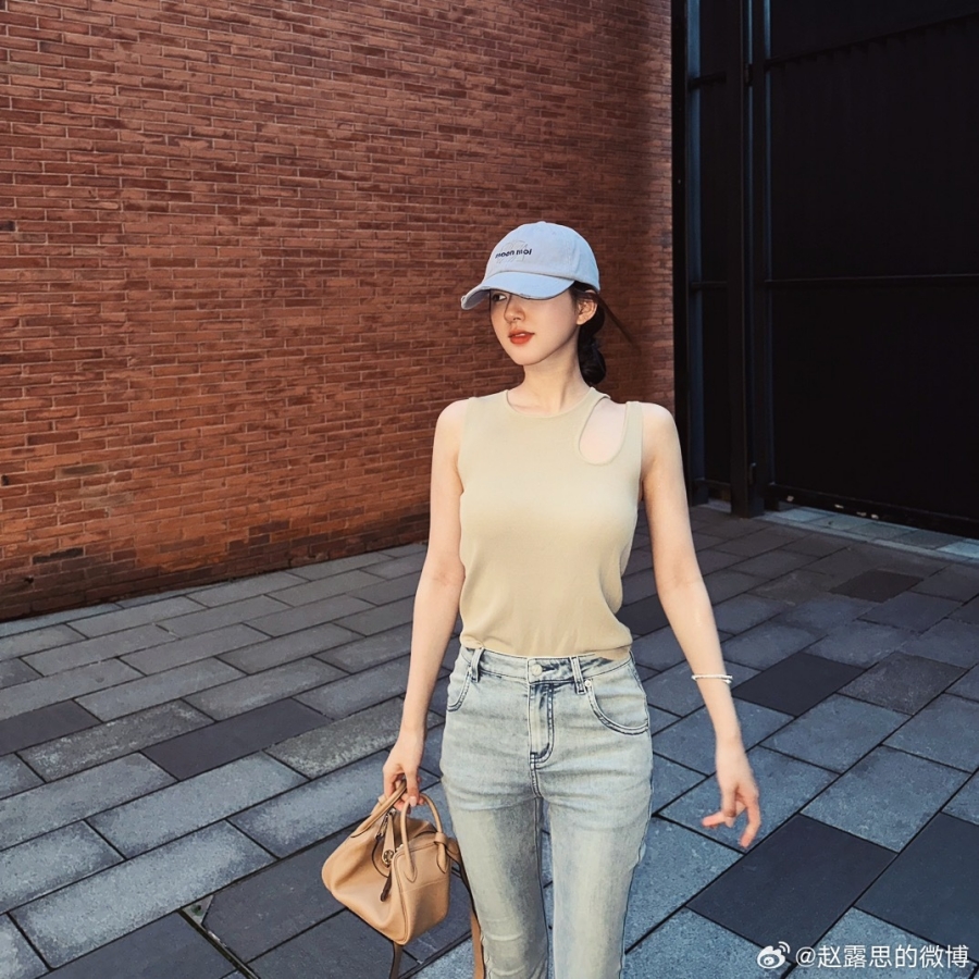 จ้าวลู่ซือ เล่นสงกรานต์ที่ไทย