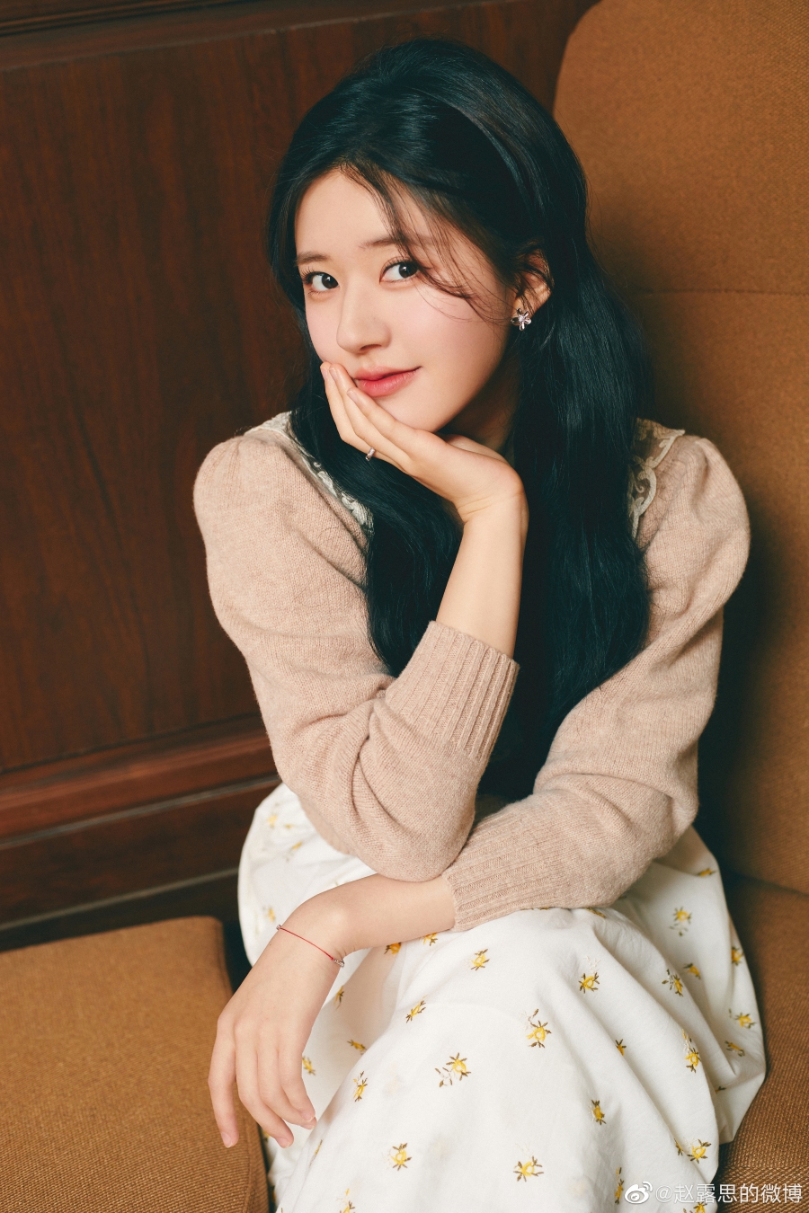 จ้าวลู่ซือ เล่นสงกรานต์ที่ไทย