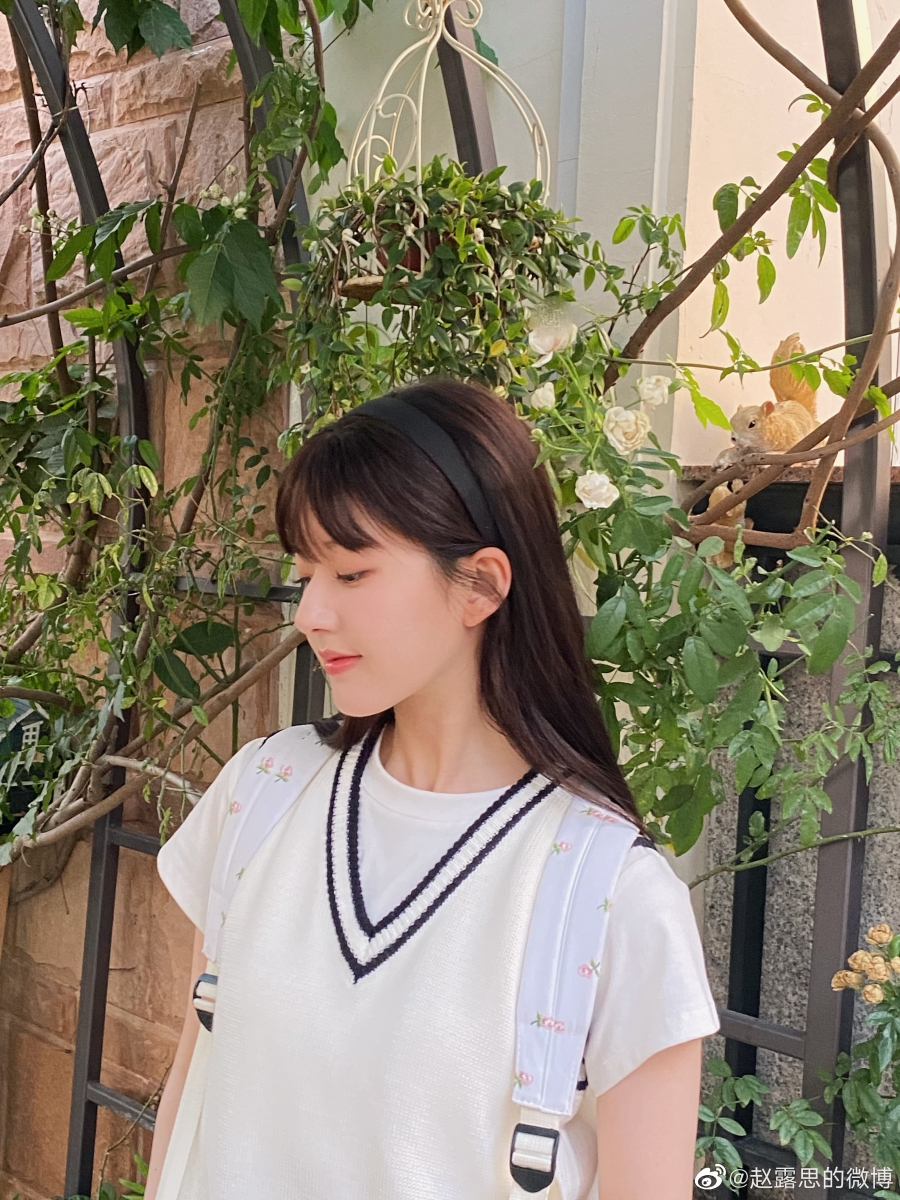 จ้าวลู่ซือ เล่นสงกรานต์ที่ไทย