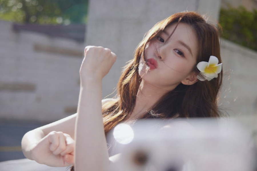 จ้าวลู่ซือ เล่นสงกรานต์ที่ไทย