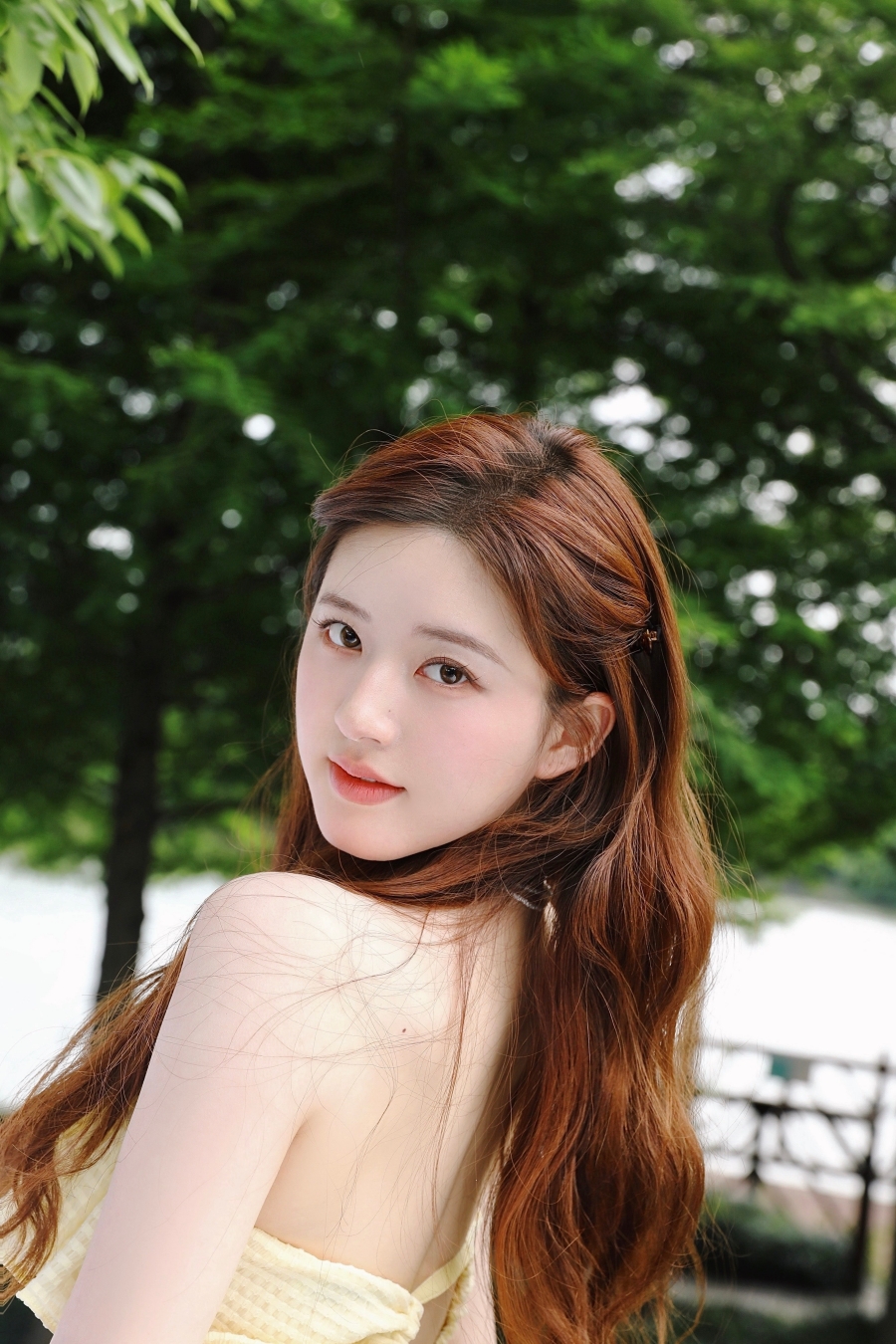 จ้าวลู่ซือ เล่นสงกรานต์ที่ไทย