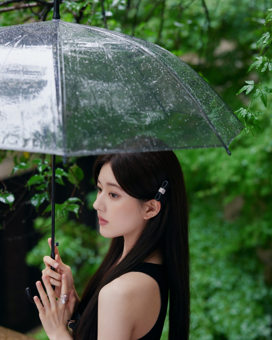 จ้าวลู่ซือ เล่นสงกรานต์ที่ไทย