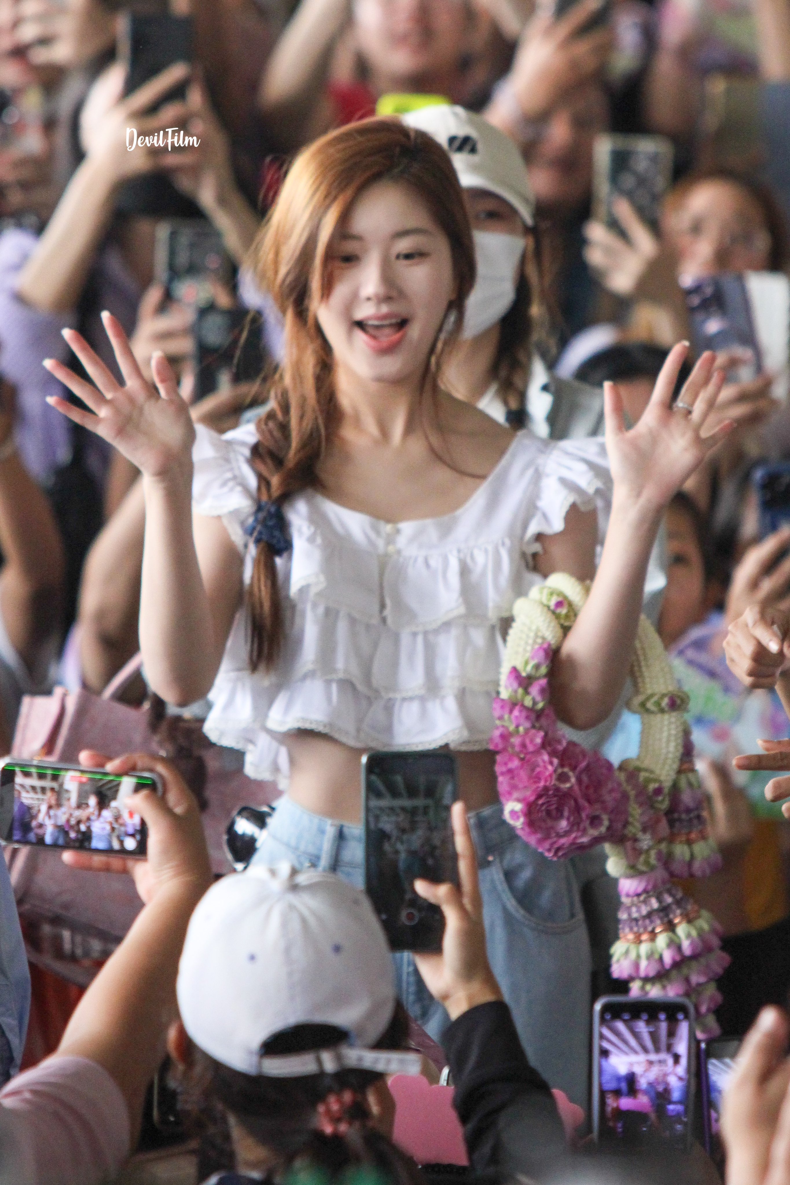 จ้าวลู่ซือ มาไทย