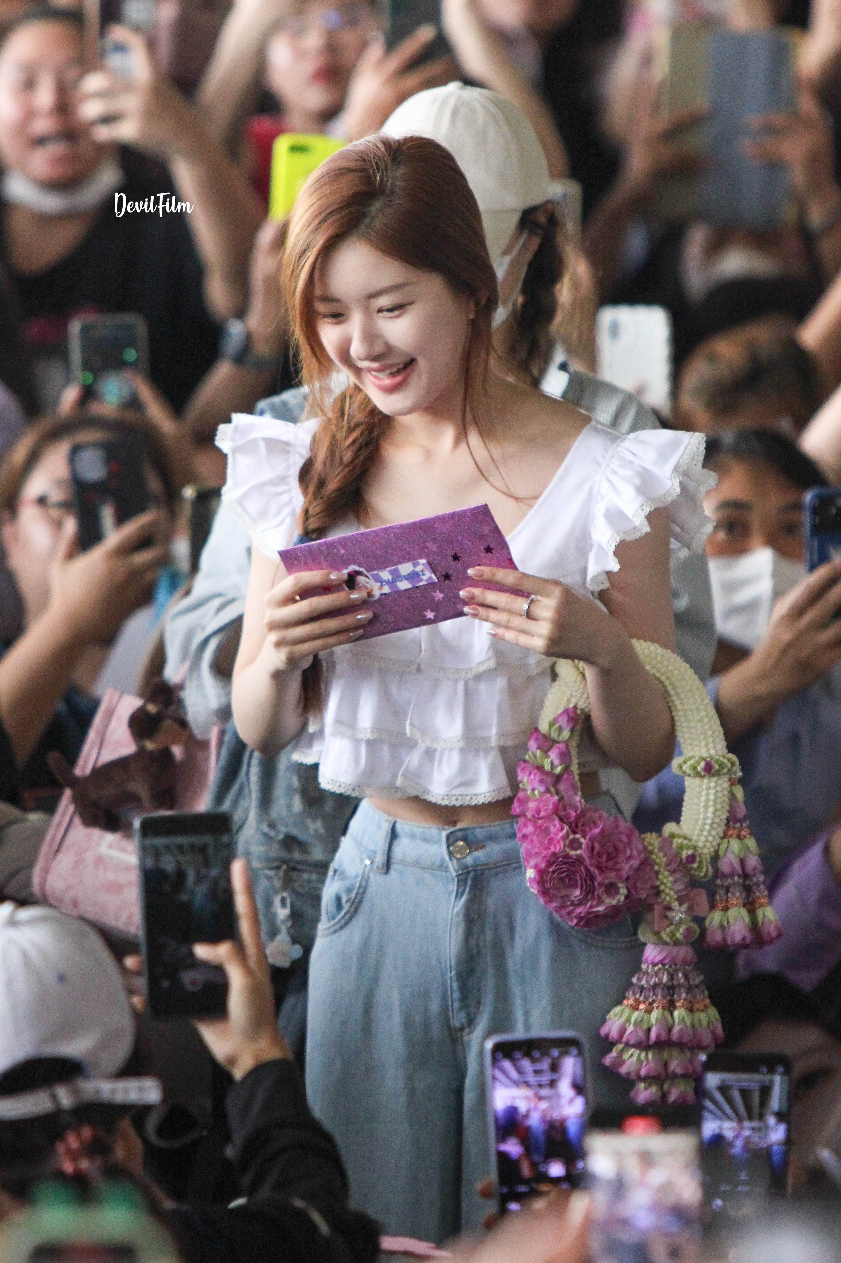 จ้าวลู่ซือ มาไทย