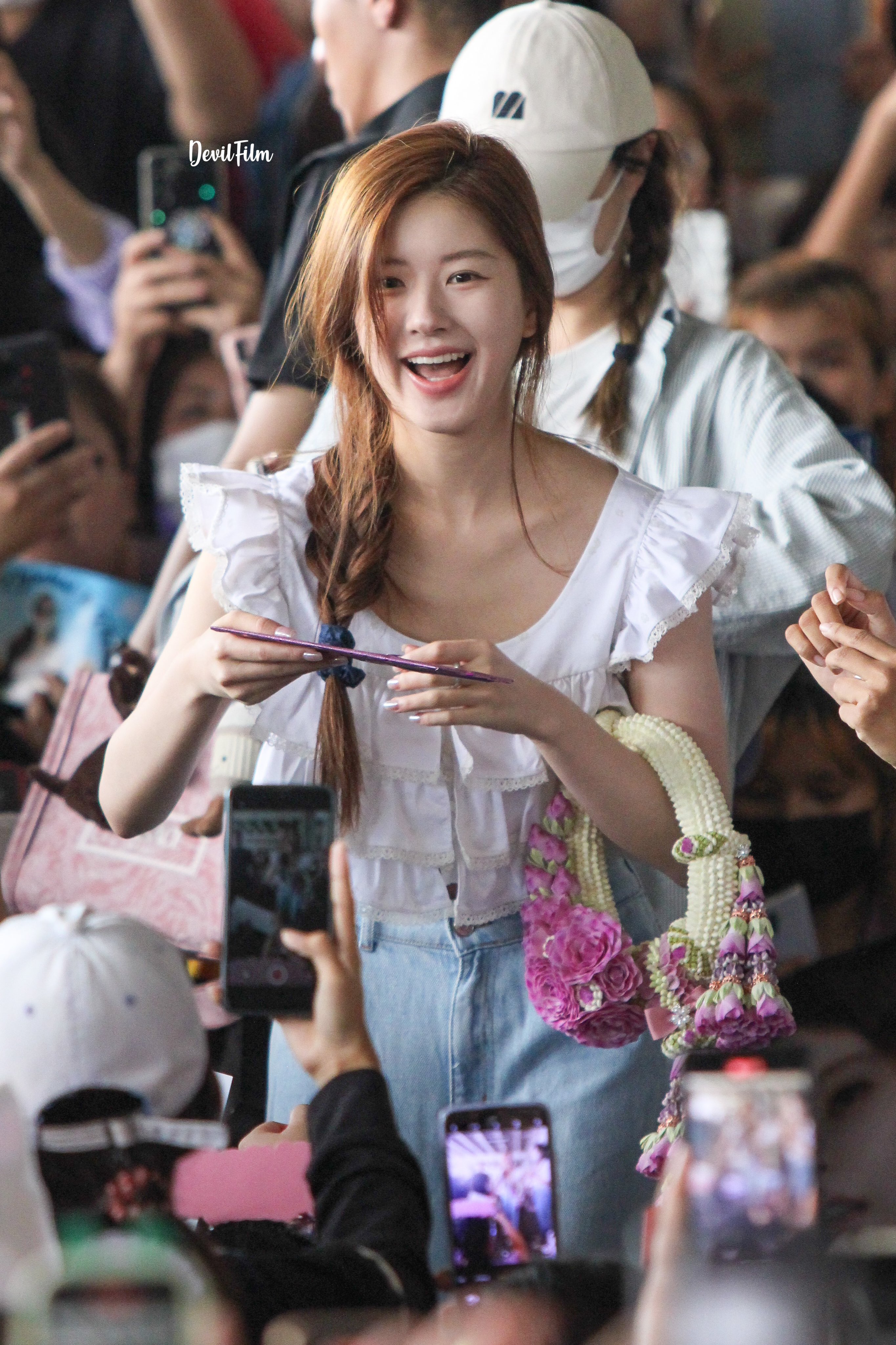 จ้าวลู่ซือ มาไทย