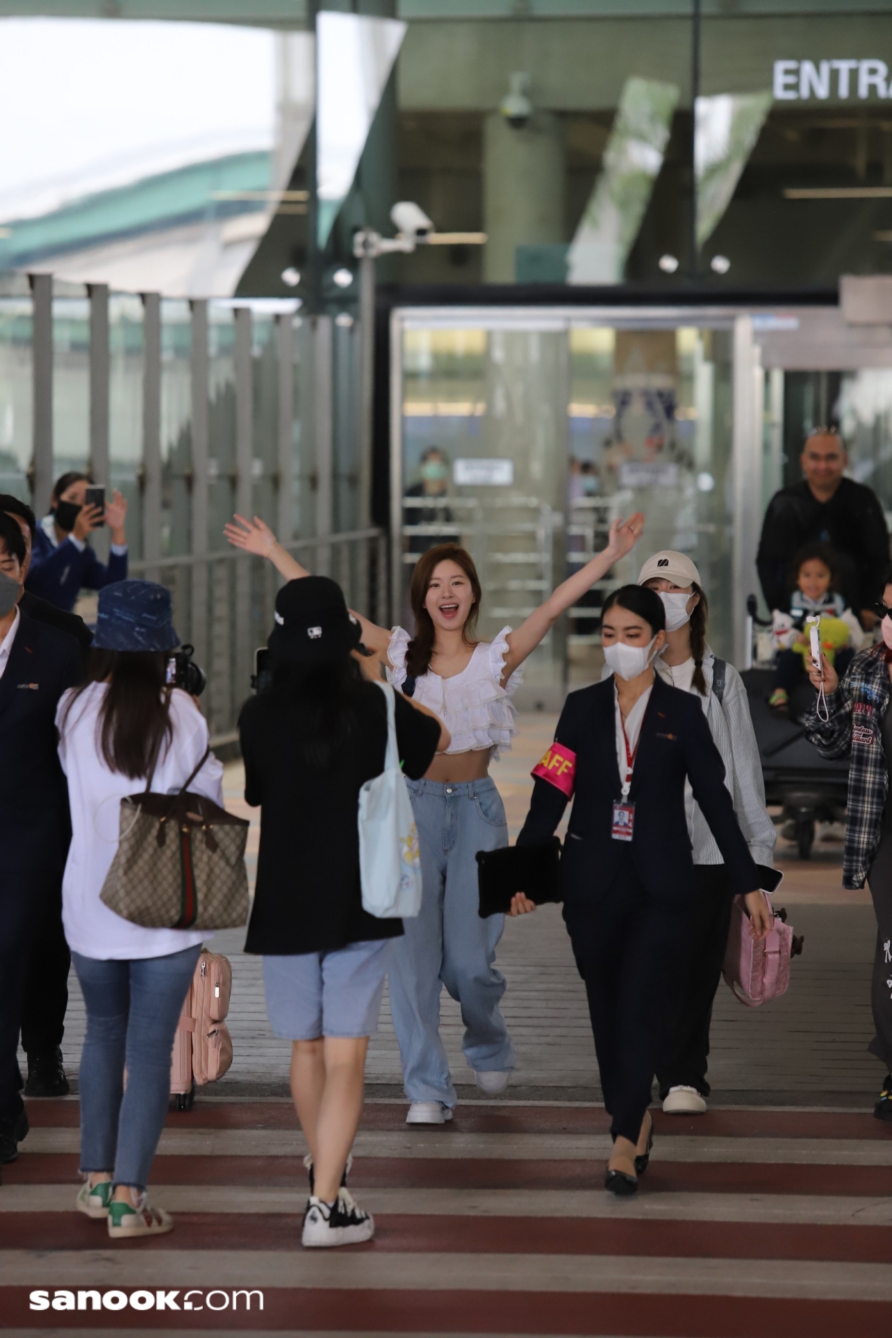 จ้าวลู่ซือ มาไทย