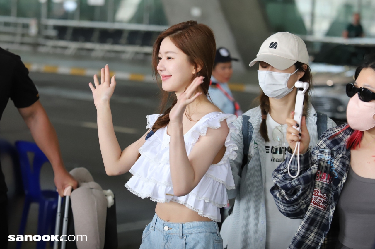 จ้าวลู่ซือ มาไทย