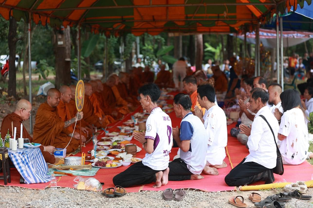 ต้องเต แต่งหญิงรำแก้บน-โปรยทาน 200,000 หลัง “สัปเหร่อ” ทะลุ 700 ล้าน