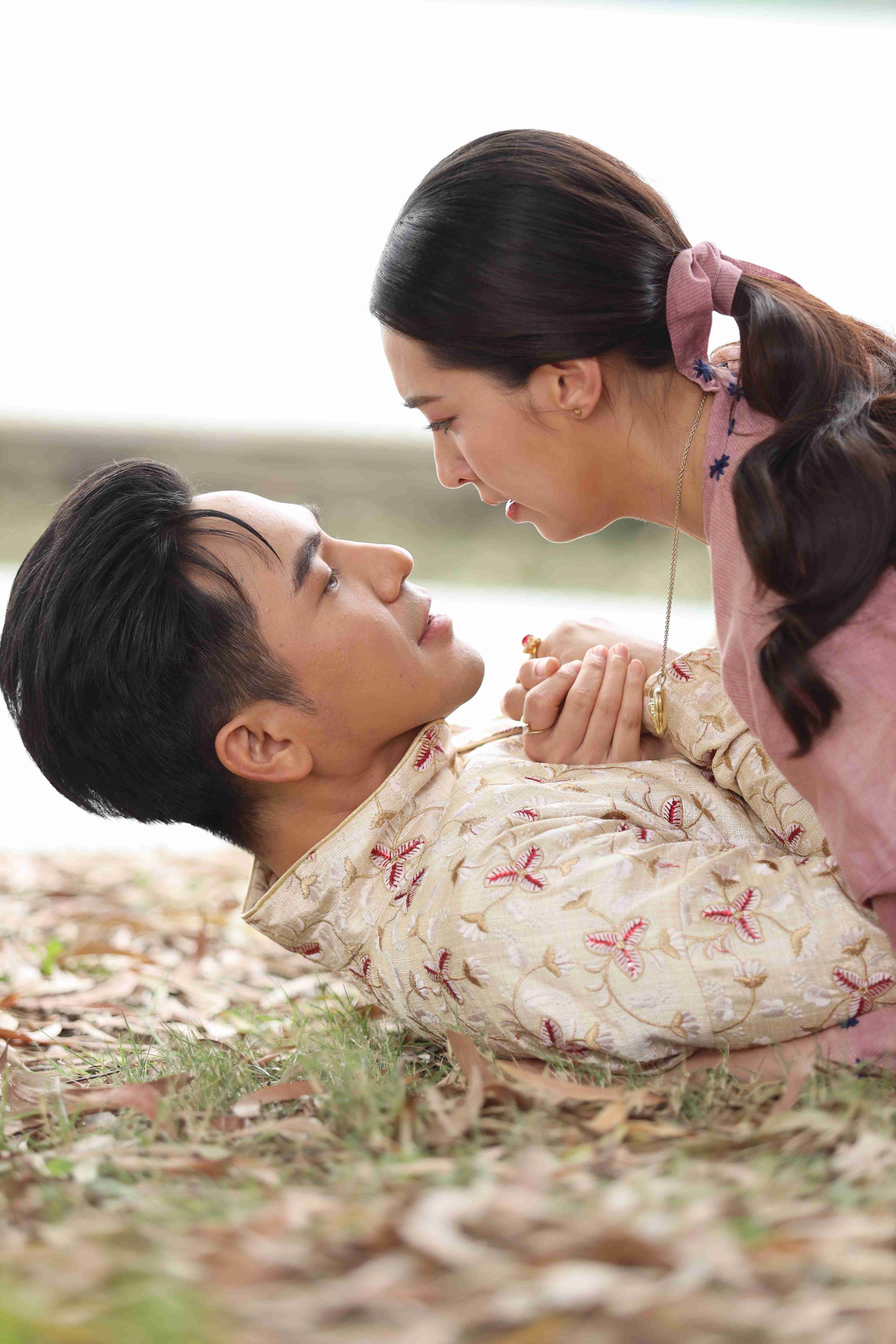 พรหมลิขิต พุดตาน ถวายตัว