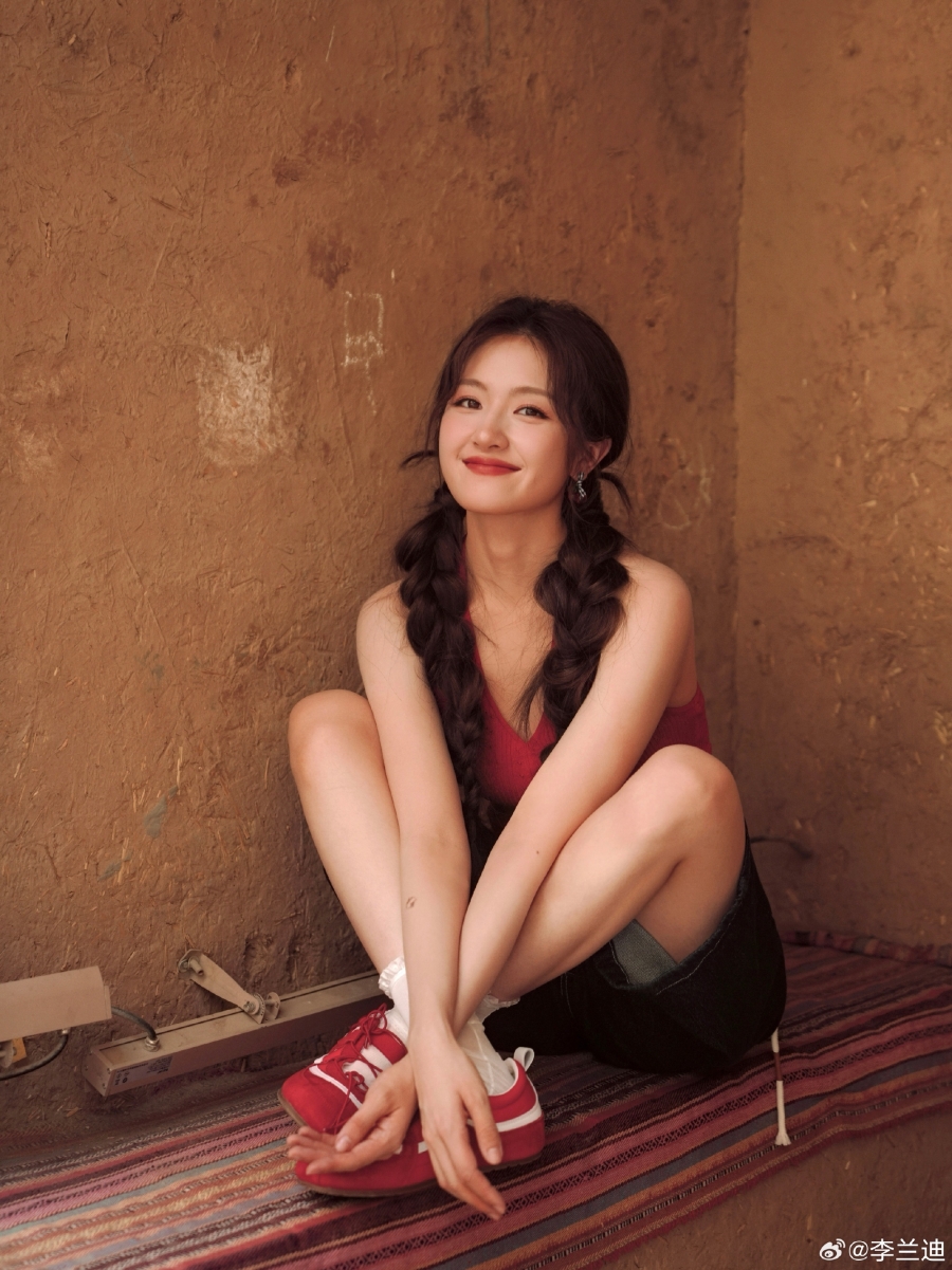 ประวัตินางเอกจีน หลี่หลานตี๋  Li Lan Di