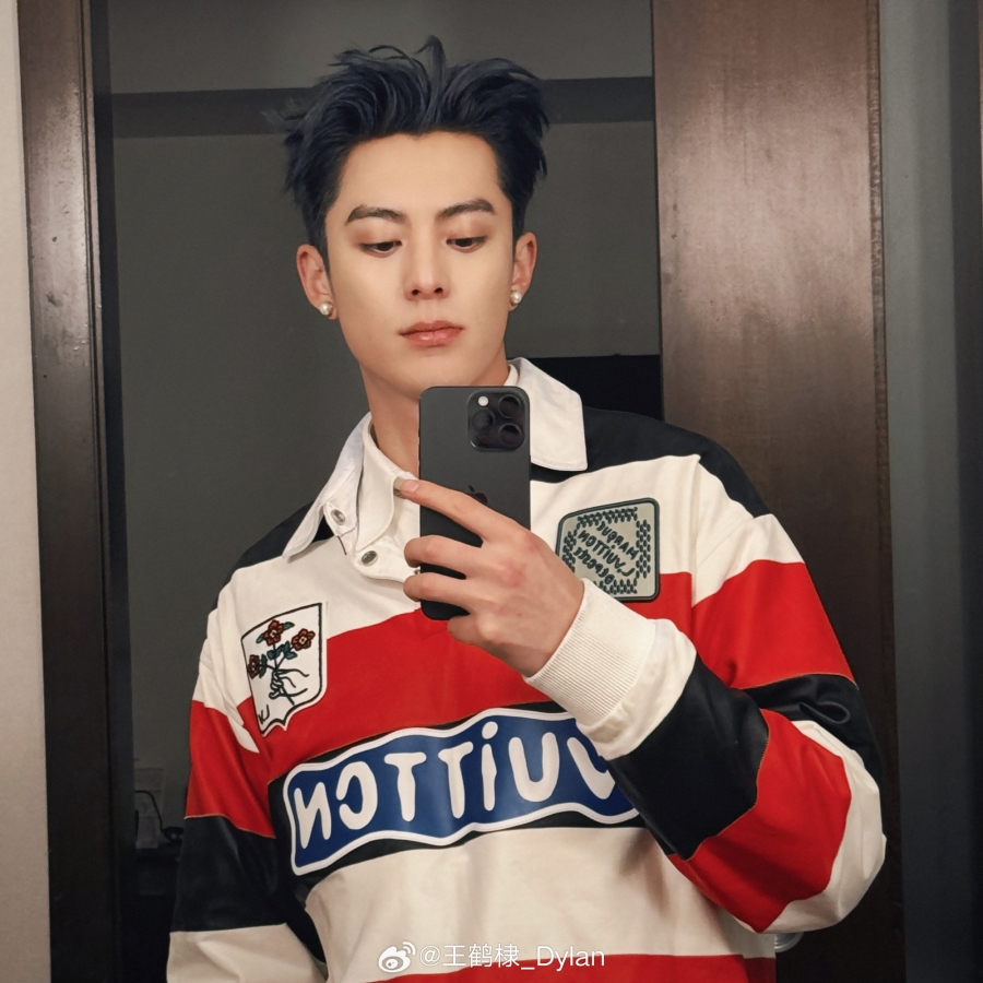 ประวัติดาราจีน หวังเฮ่อตี้ (Dylan Wang)