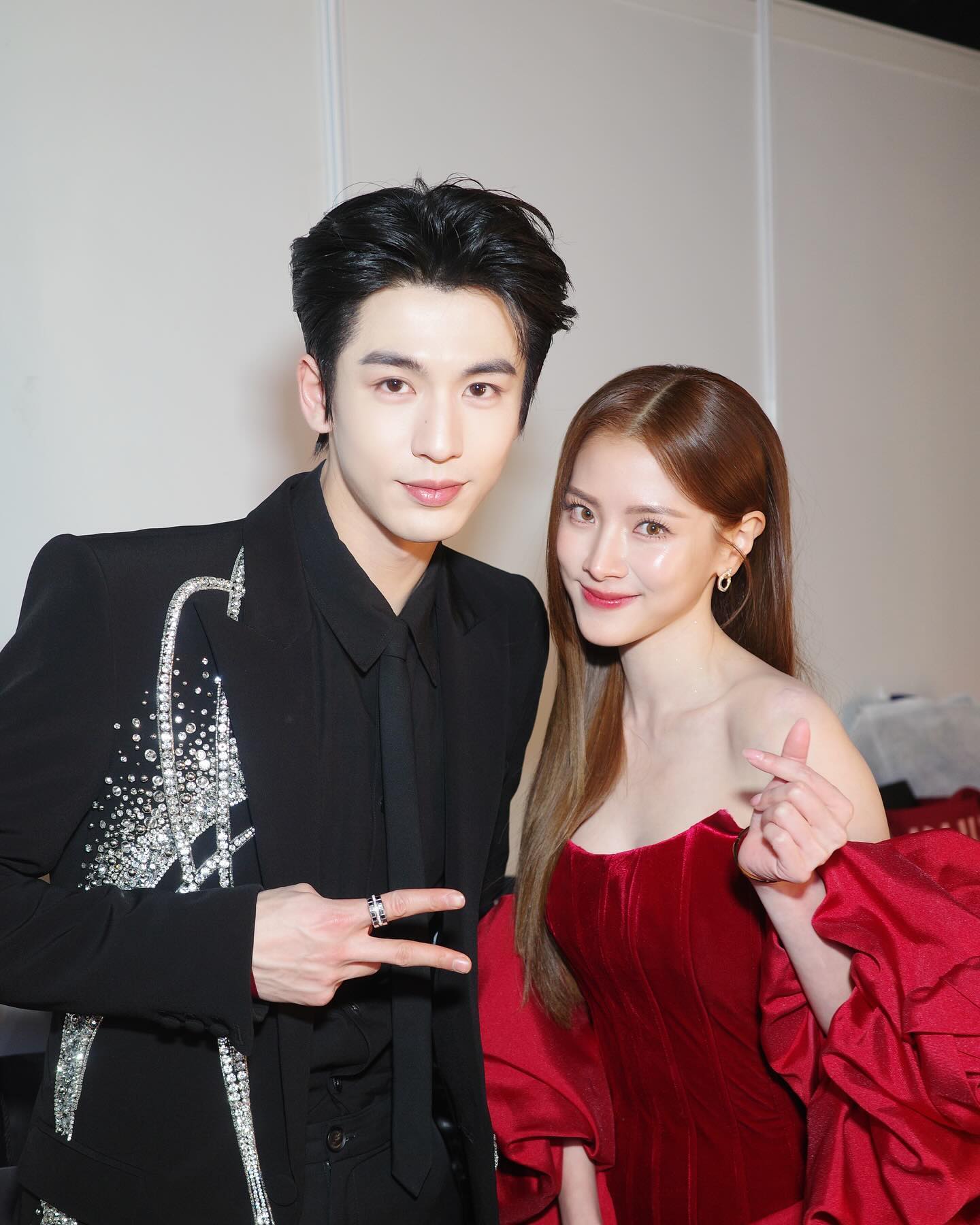  ใบเฟิร์น คว้ารางวัลงาน Weibo Night 2024