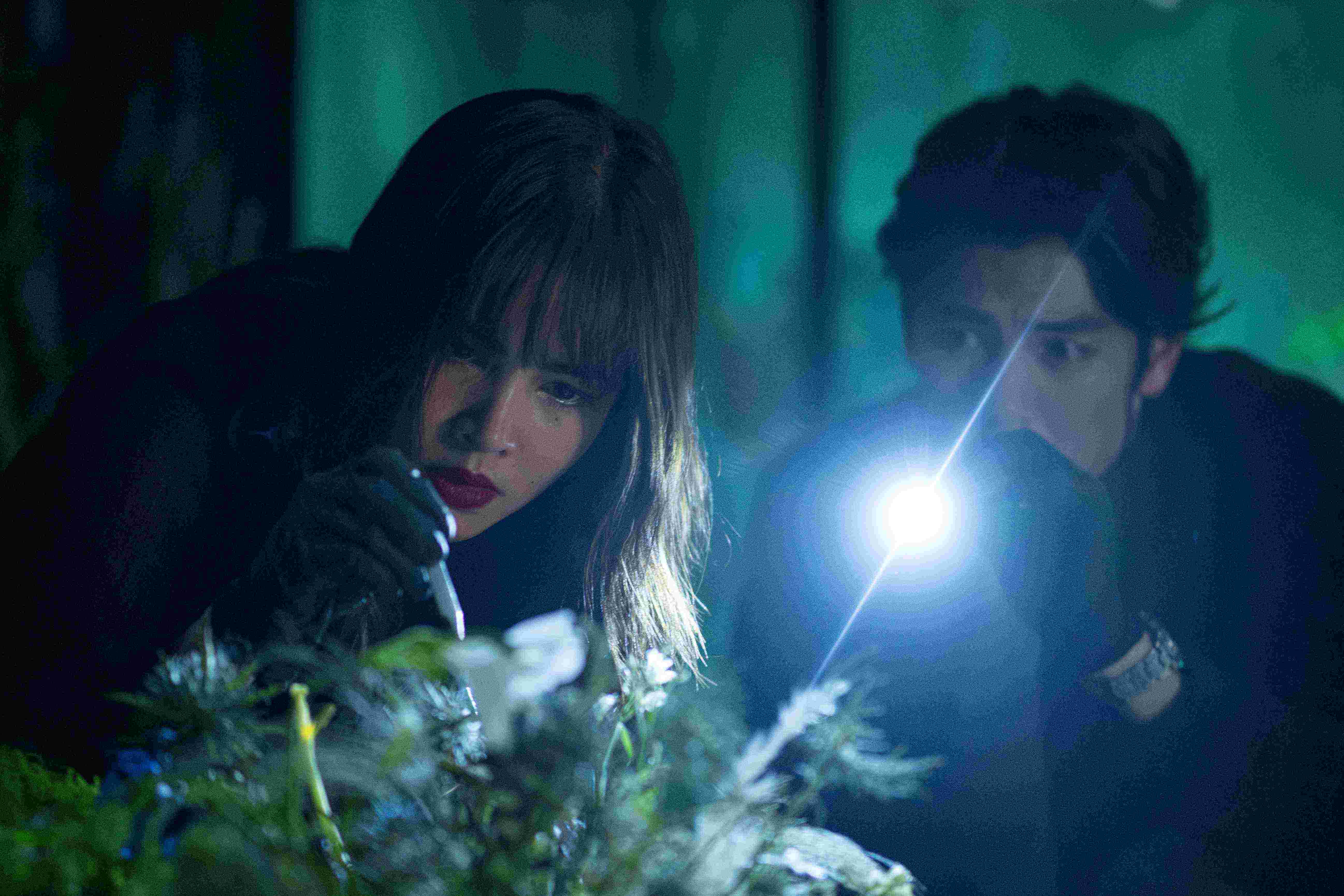 เรื่องย่อ ดาหลา บุปผา ฆาตกรรม Dalah: Death and the Flowers 