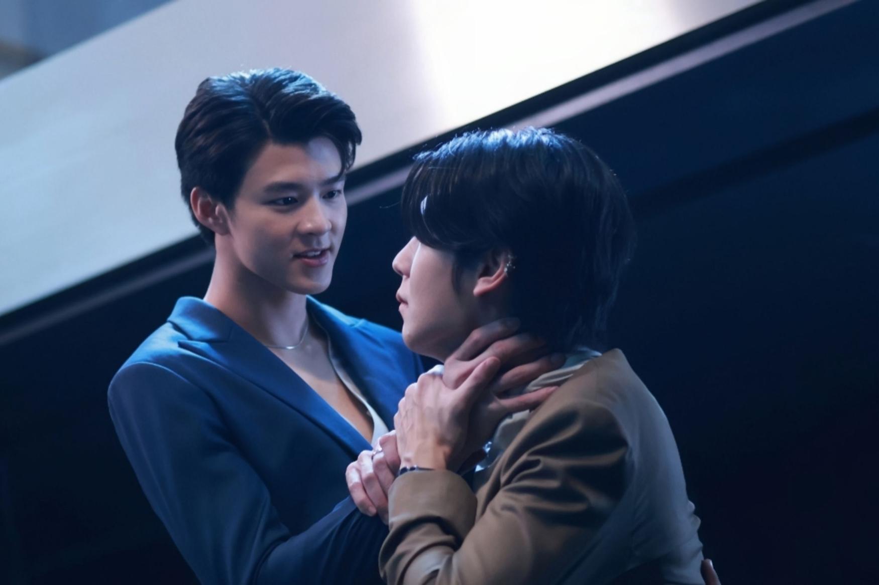 เมื่อตะวันลับฟ้าก็จะเป็นเวลาของดวงดาว 