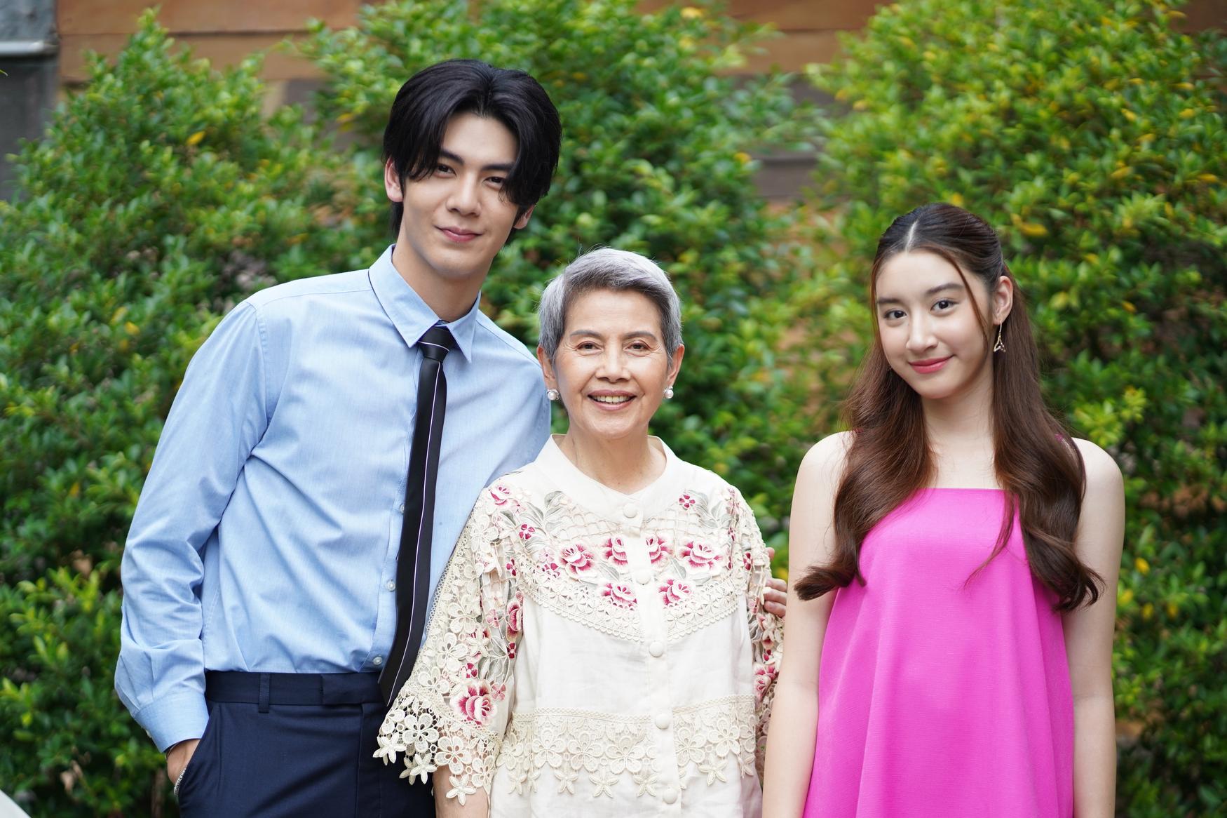 เมื่อตะวันลับฟ้าก็จะเป็นเวลาของดวงดาว 