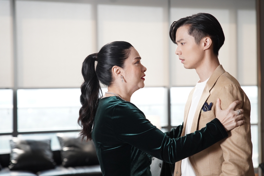 สายรักสายเลือด Game of Succession