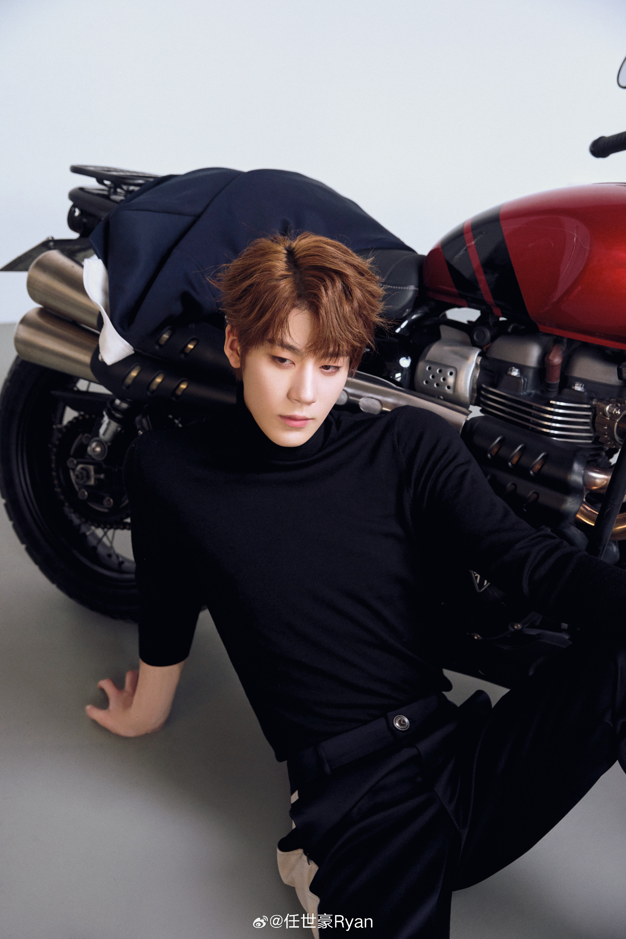 เหรินซื่อหาว  Ren Shi Hao