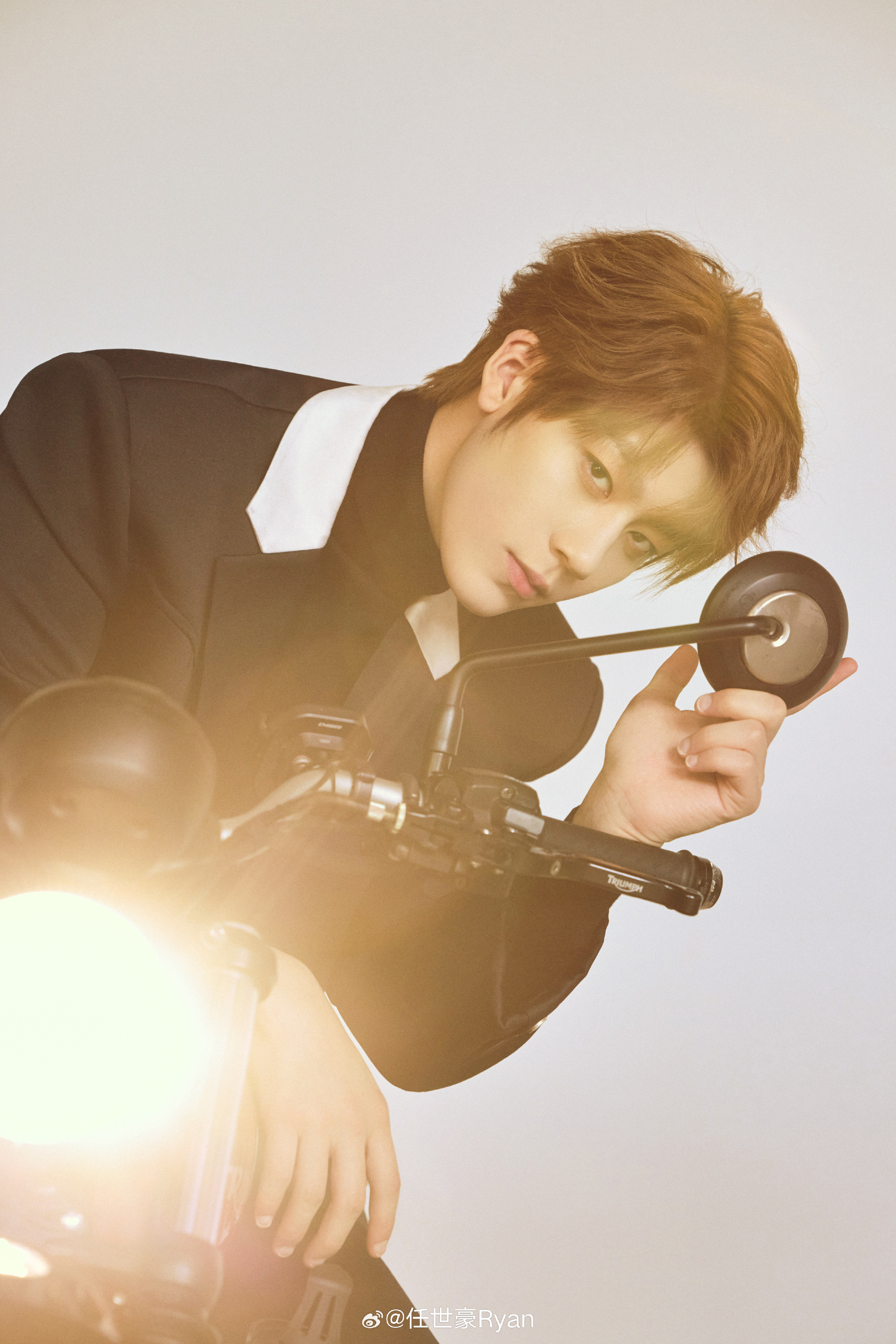 เหรินซื่อหาว  Ren Shi Hao