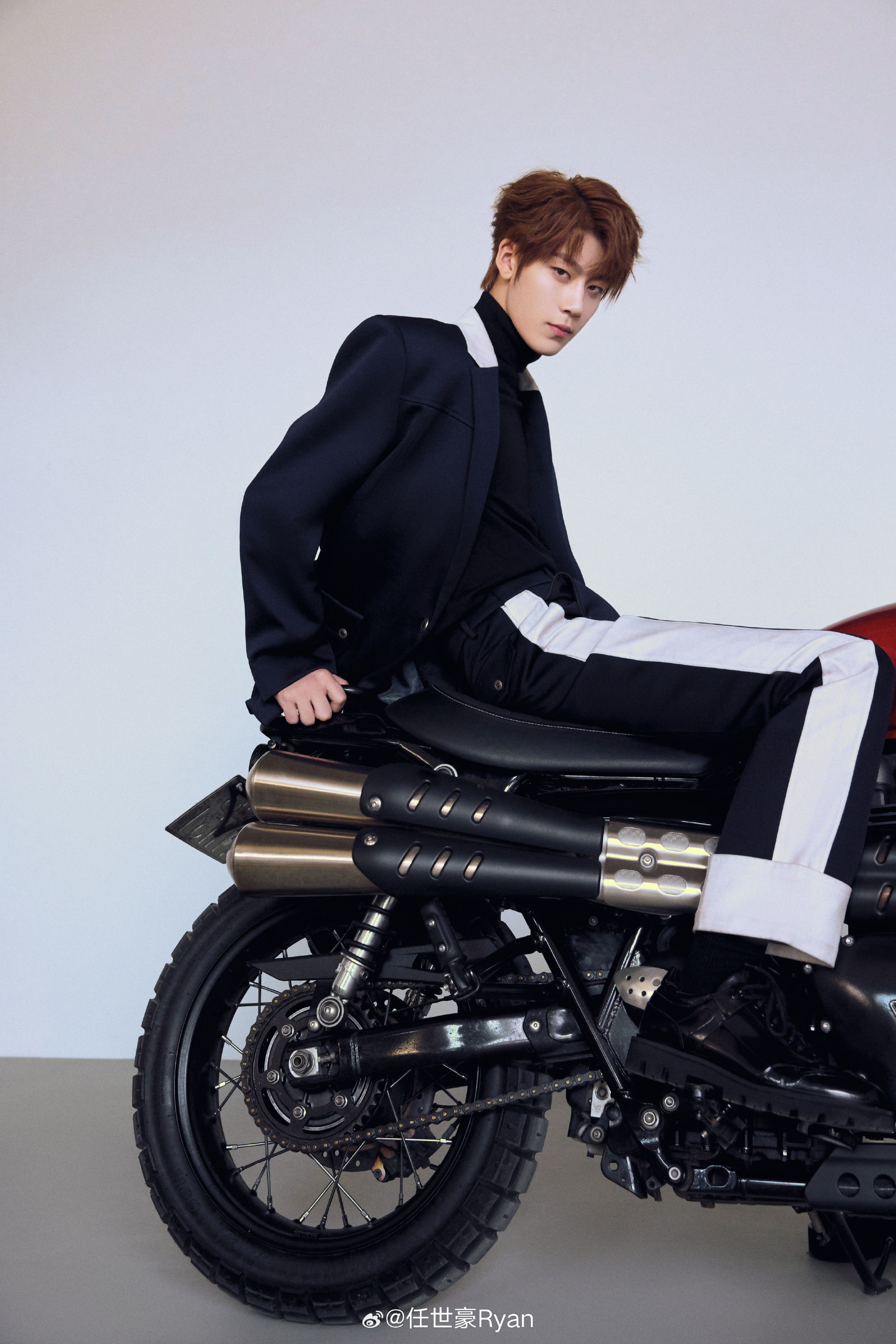 เหรินซื่อหาว  Ren Shi Hao