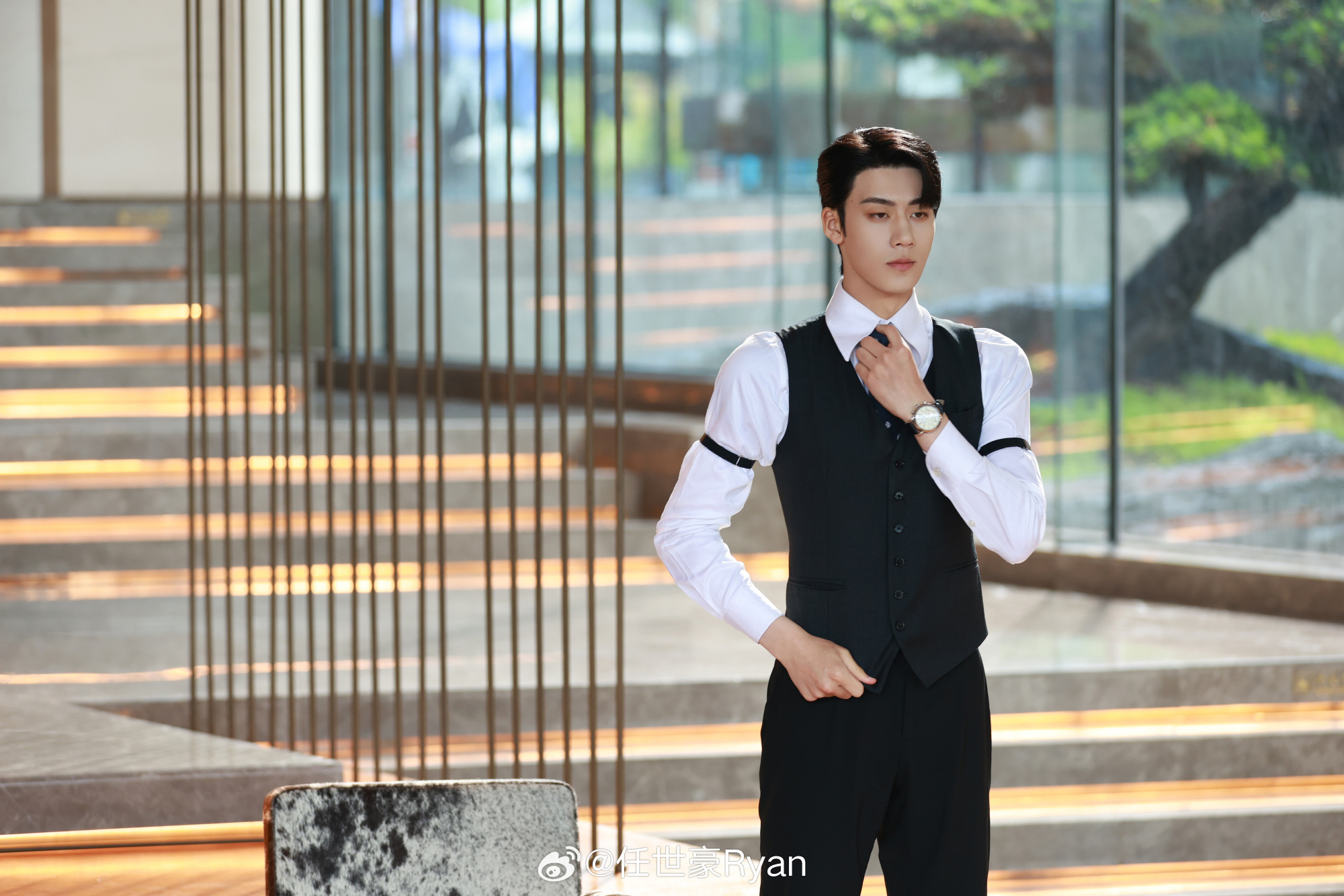 เหรินซื่อหาว  Ren Shi Hao