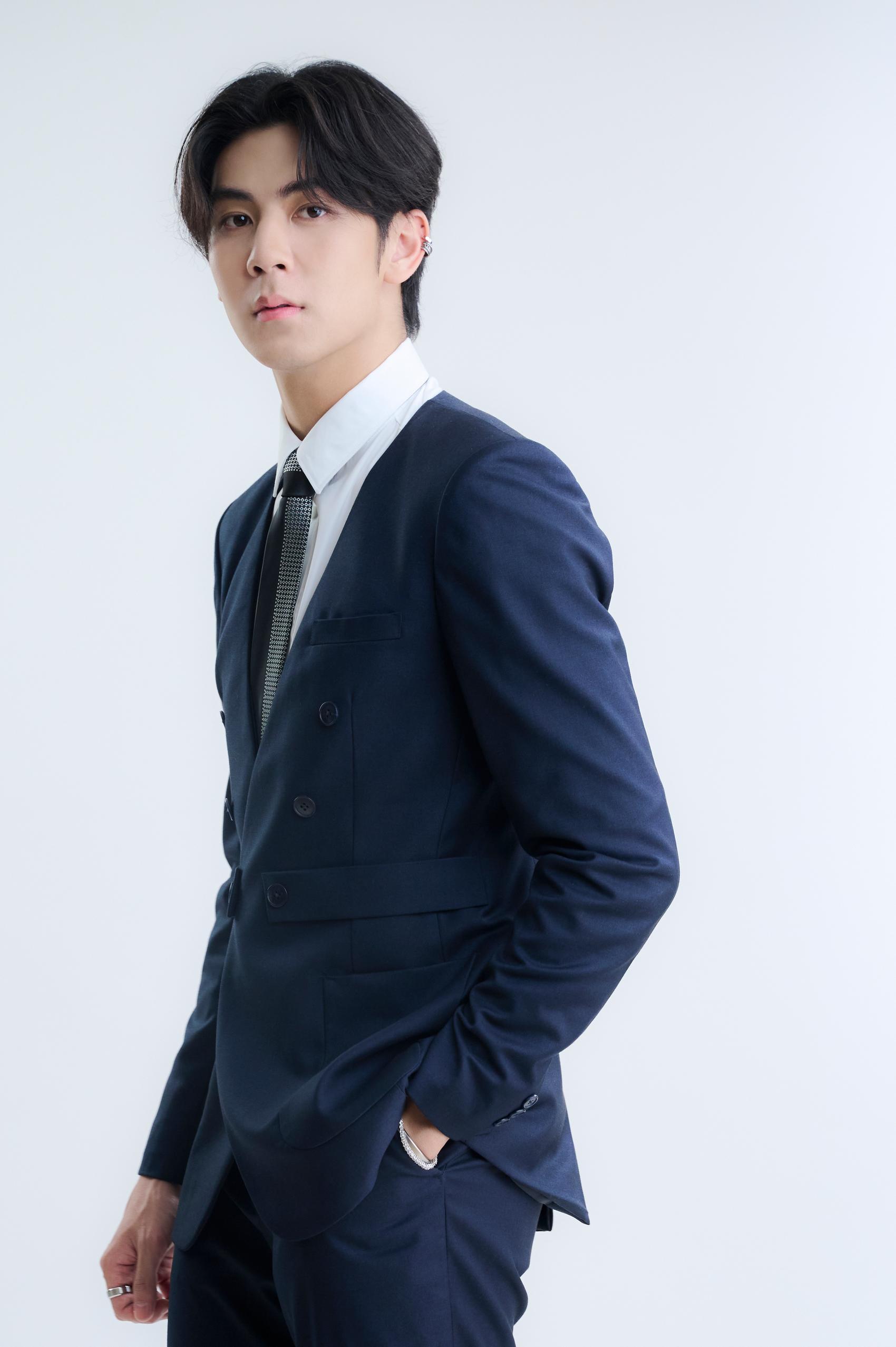 ริว วชิรวิชญ์ เมื่อตะวันลับฟ้า 