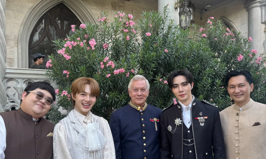 เรื่องย่อ ข้ามฟ้าเคียงเธอ The Next Prince Series 
