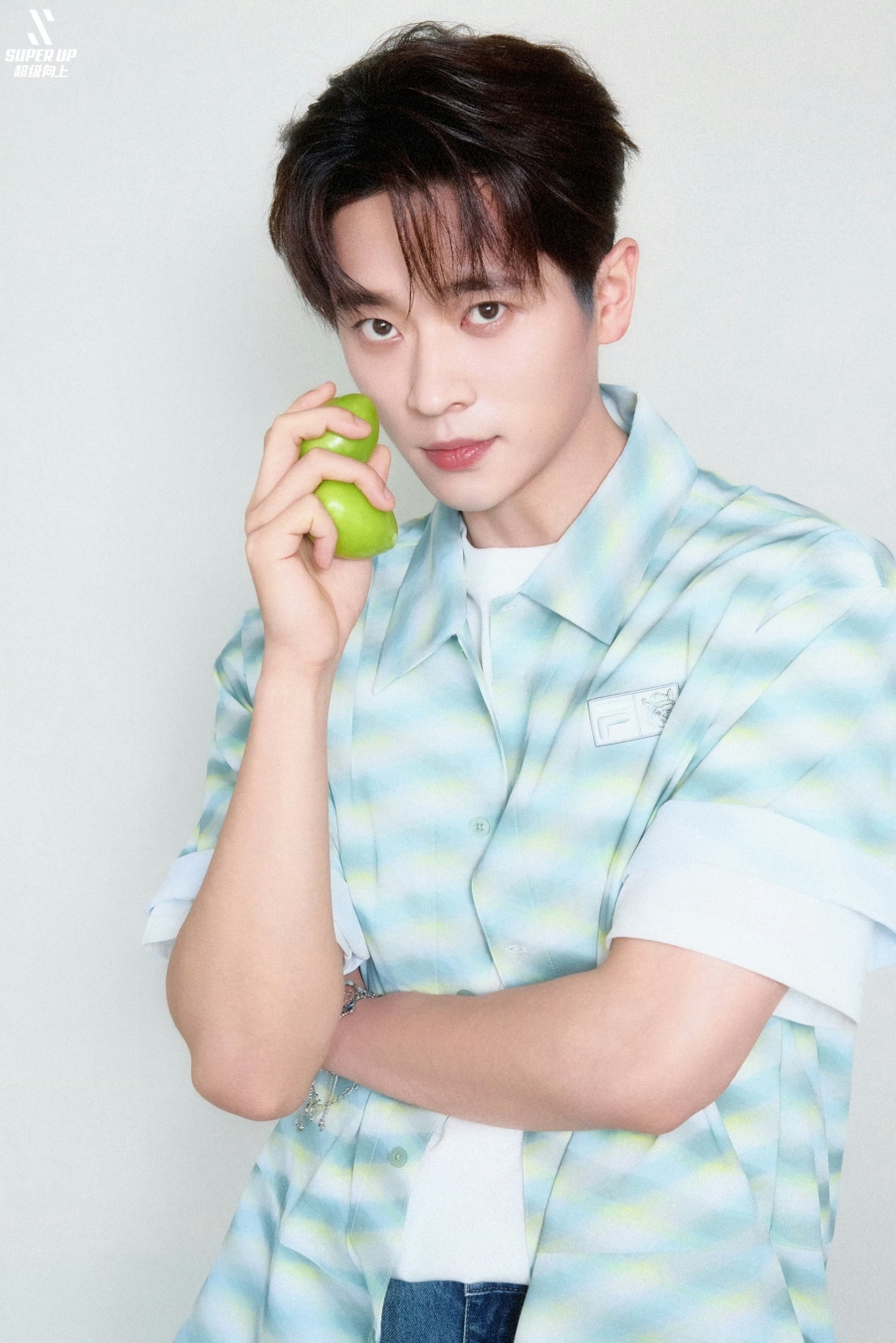 นักแสดงจีนที่ไม่ได้ใช้ชื่อจริงในวงการ